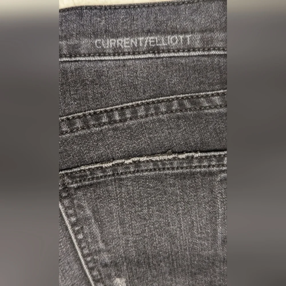 EUC Current/Elliott washed black raw/cuffed hem distressed straight leg cropped - Picture 5 of 10